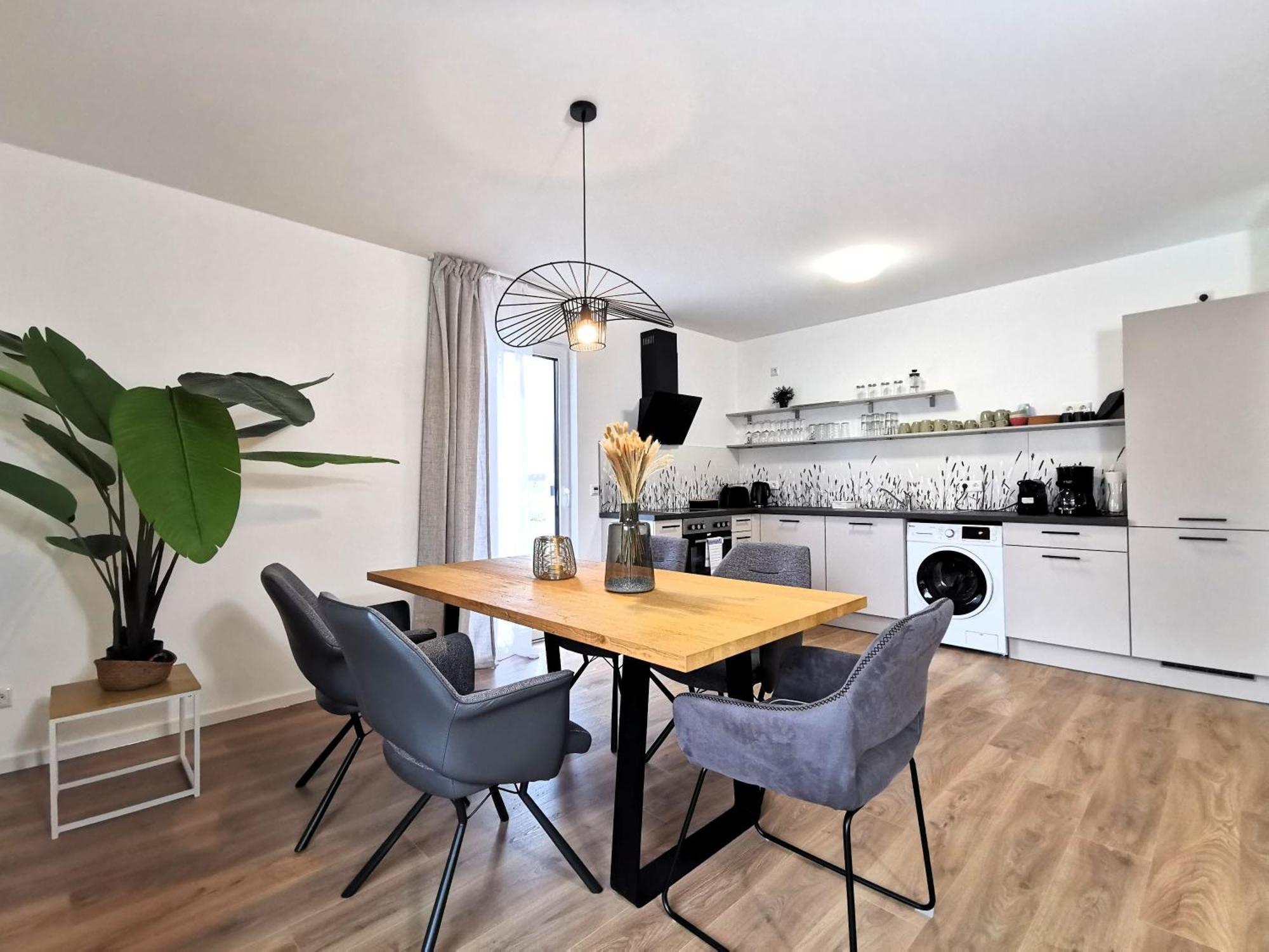 Bohnapartments Haus Zocheblick - 2 Kostenlose Parkplaetze - Sehr Ruhig - 4 Schlafzimmer - Neubau - Vollausstattung - Wlan Hoppegarten Extérieur photo