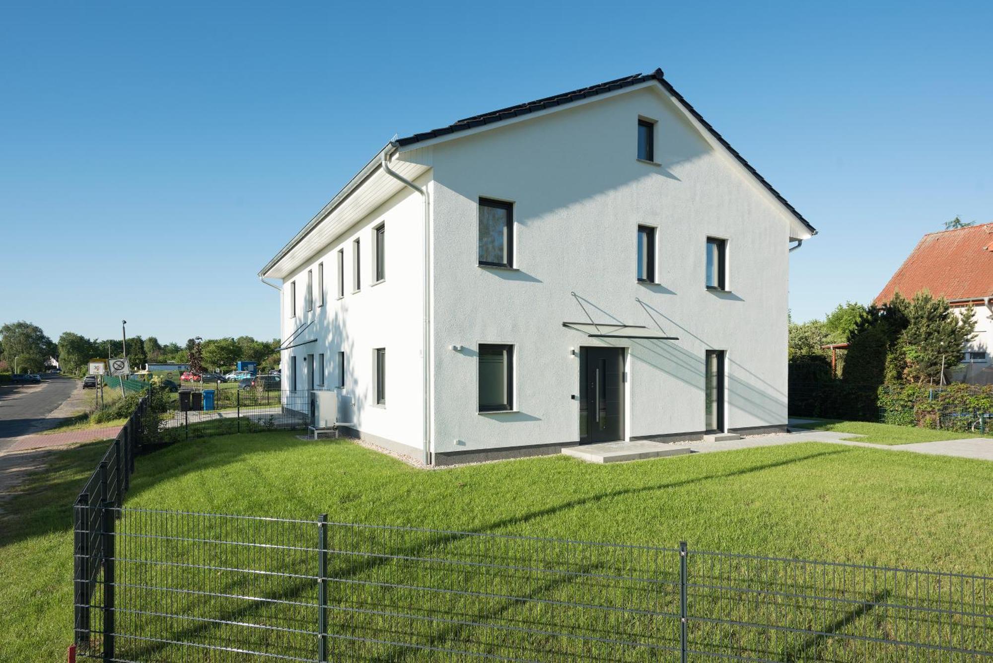 Bohnapartments Haus Zocheblick - 2 Kostenlose Parkplaetze - Sehr Ruhig - 4 Schlafzimmer - Neubau - Vollausstattung - Wlan Hoppegarten Extérieur photo